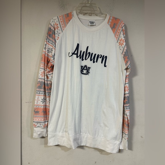 Auburn Tigers Womens Long Sleeve T-Shirt Christmas Holiday Pattern Size Large - Picture 1 of 4